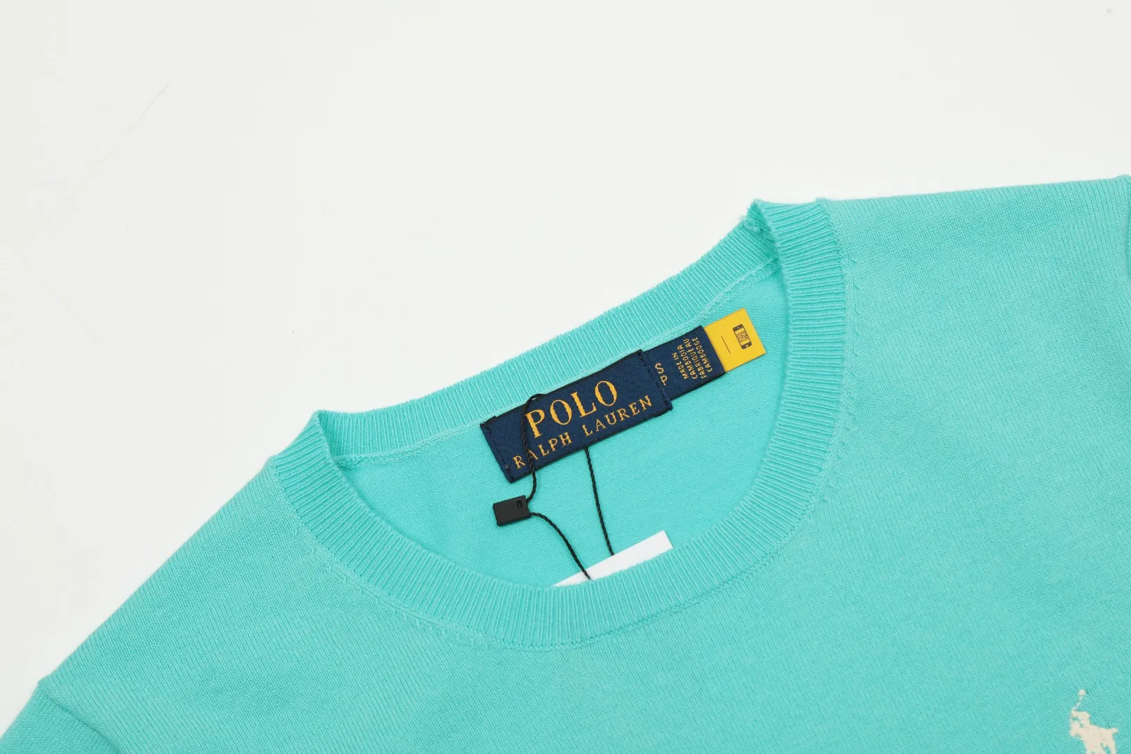 🅿️156 "Top quality" Style number: DS008# (not off the shelves all year round) [Ralph Lauren round neck solid color pony embroidered logo knitted short sleeves] ✅Ralph Lauren classic basic versatile knitted short sleeves for all seasons ✅Main supplier platform live broadcast Wholesale entity Replenish if out of stock Not off the shelf ✅ZP quality 1:1 version Scan the code to enter the GF website Counter quality ✅Detailed quality is the only one in Guangzhou Imported quality cotton yarn, focusing on high-end, cost-effective, good quality needless to say ✅The version is restored to the original version, loose, comfortable and stress-free, simple is high-end, classic is timeless ✅The upper body is simple and easy to match, a must-have for goddess ootd. Good-looking clothes are never picky. A must-have in the goddess' wardrobe. Size: S-XL Color: Army green, off-white, black, light pink, khaki, navy, light blue, mint green